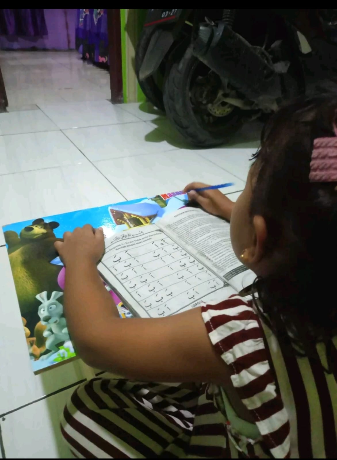 foto anak dengan produk